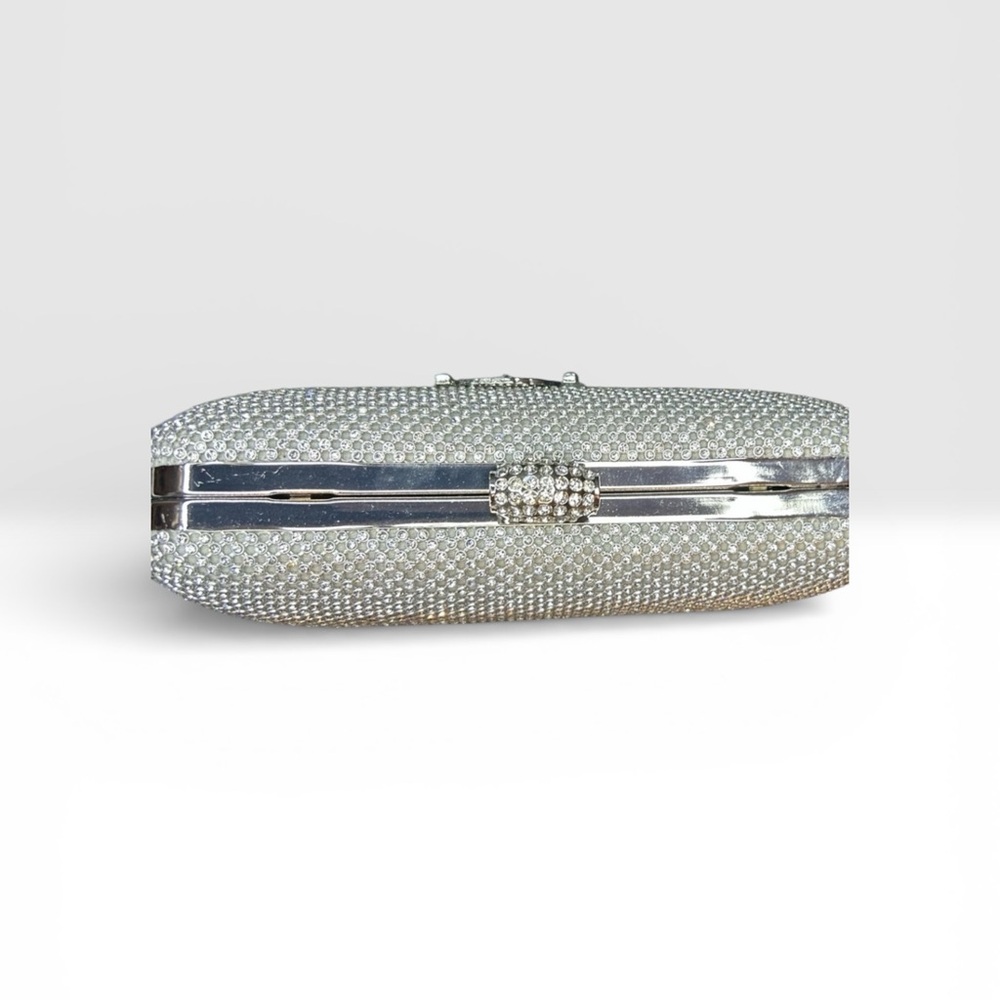 NWT - Bebe Dianna Hard Shell Diamond Clutch Silver/White Evening Bag with Chain - Picture 5 of 10